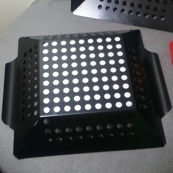 2(two) non-stick mini wok BBQ Toppers - Picture 4 of 10